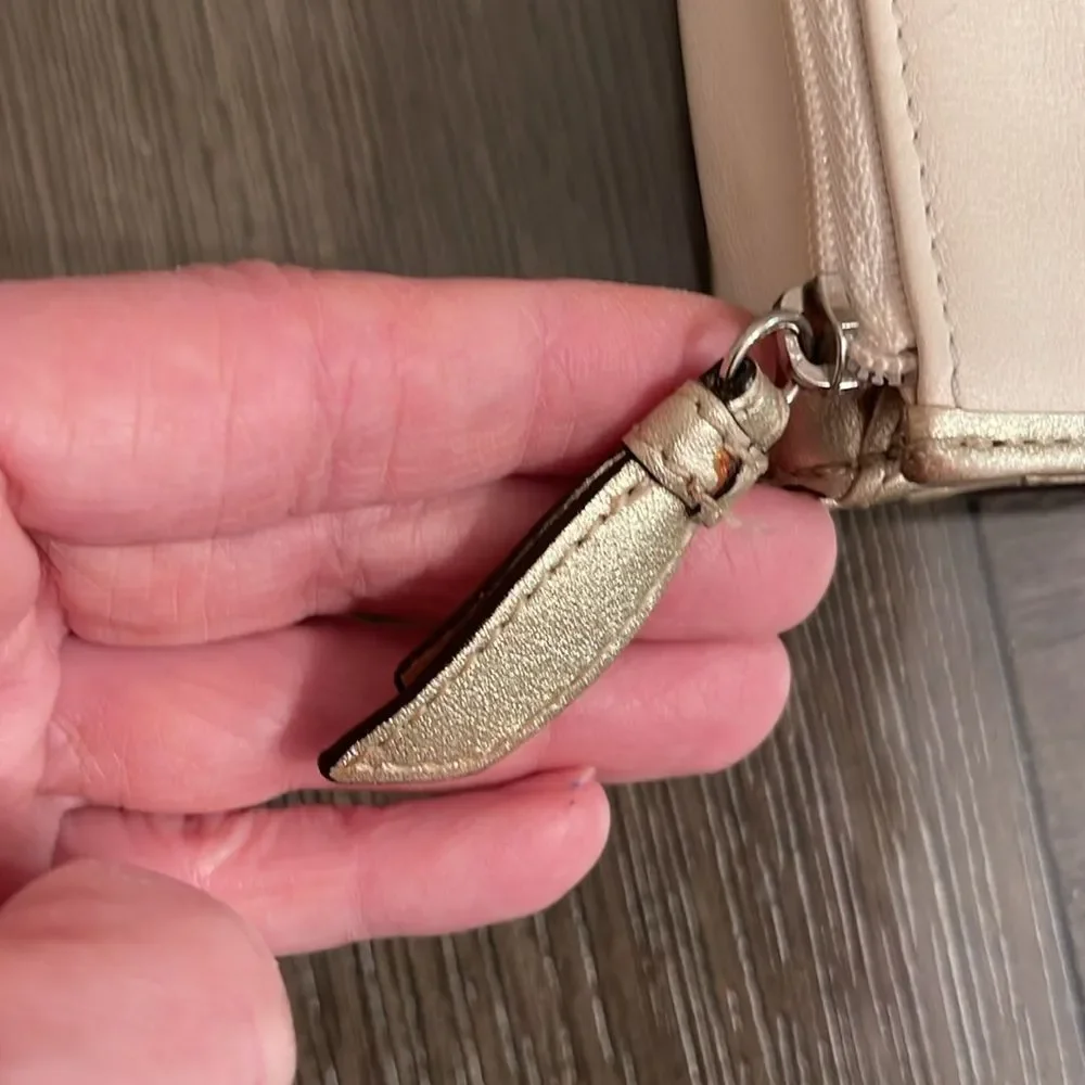 Coach Long Women's Wallet White & Gold